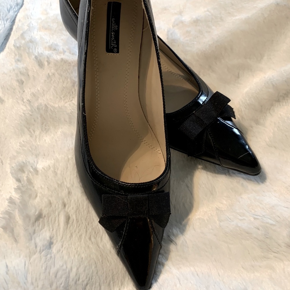 Ladies kitten heels